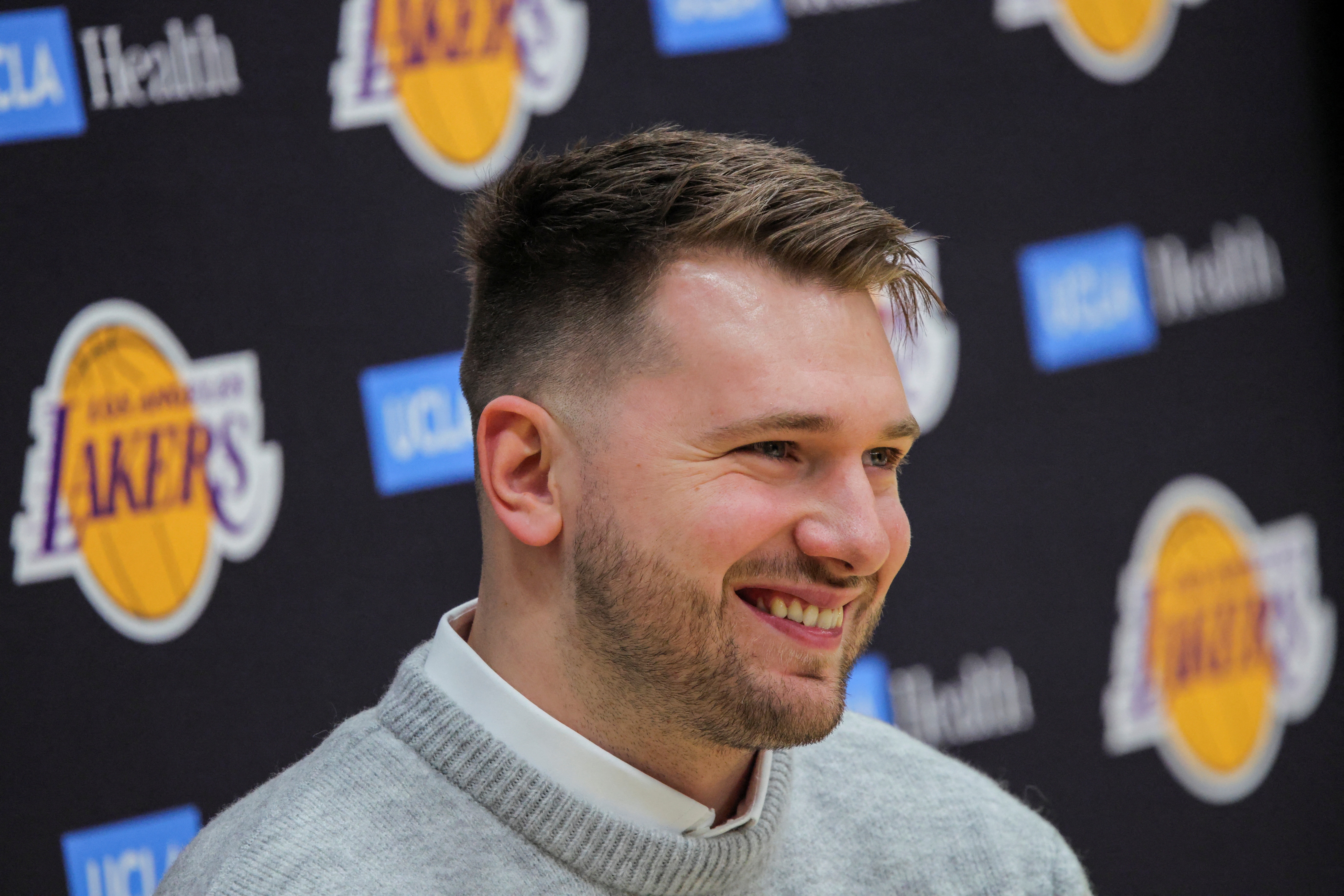 NBA大地震:东契奇交易引发的思考 球星价值与球队未来如何抉择?